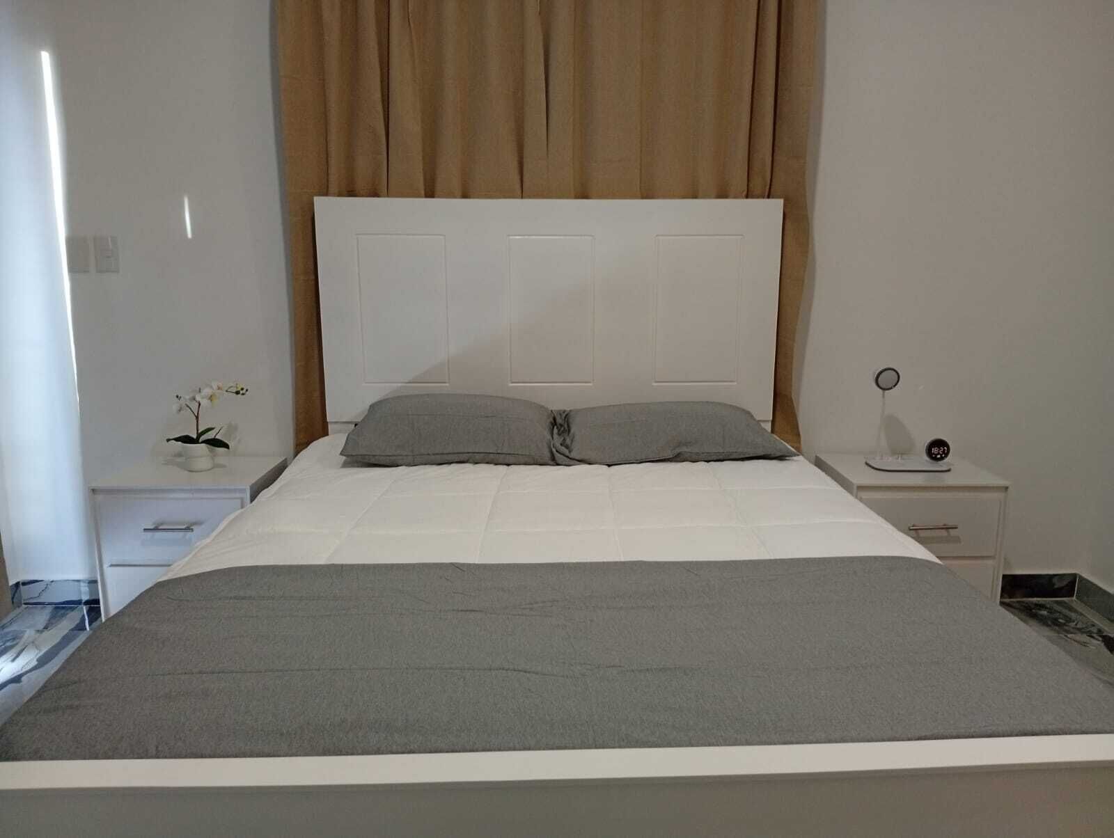 2 habitaciones, tabla de planchar con plancha y wifi gratis 