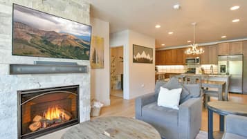 Smart TV, fireplace, computer monitors
