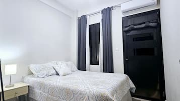 1 habitación, tabla de planchar con plancha, wifi y ropa de cama