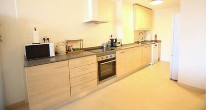 Enjoy the sun and the sea in this cozy and modern apartment in Xilxes,