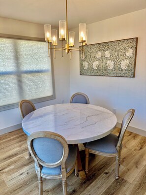 Dining - Peaceful Retreat w/ Trail Access and Convenience (Bella Vista)