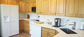 4-bedroom house in terrific Orland with AC, WiFi. Enjoy your stay