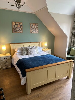 Comfort Double Room, Hill View | Desk, free WiFi - Cruachan  (Stoer)