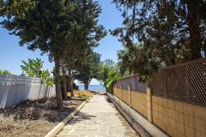 Property grounds - Larnaca Seaside Villa Marina 43 (Pervolia)