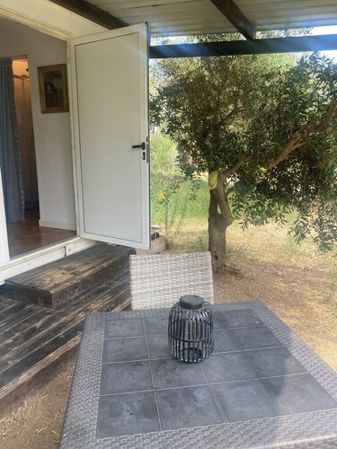 Detached mini house on horse farm in the middle of nature