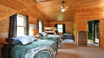 3 slaapkamers, een strijkplank/strijkijzer, wifi, beddengoed