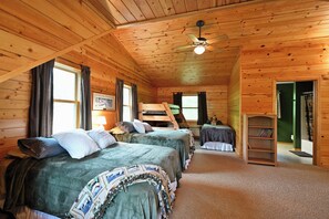 3 chambres, fer et planche à repasser, Wi-Fi, draps fournis