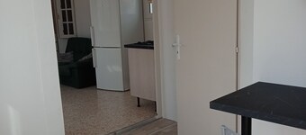 3 kms from Avignon, quiet 40 m² studio, ideal for 2 people