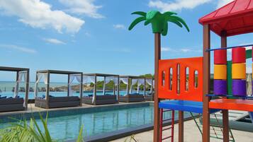 Children’s play area – outdoor