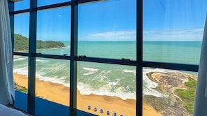 豪華三  人房, 海景 | 客房內保險箱、筆電工作空間、隔音、免費無線上網