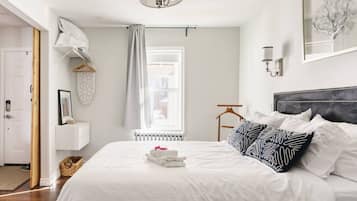 1 habitación, tabla de planchar con plancha, wifi gratis y ropa de cama