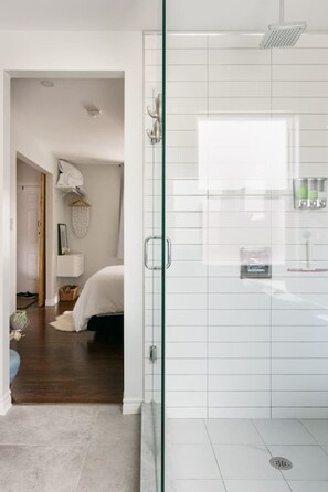 ヘアドライヤー、タオル