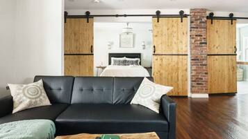 1 habitación, tabla de planchar con plancha, wifi gratis y ropa de cama