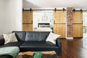 1 habitación, tabla de planchar con plancha, wifi gratis y ropa de cama 