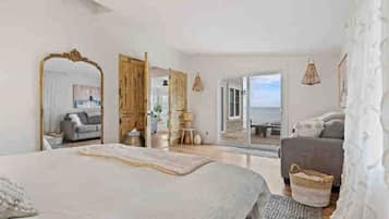 4 Schlafzimmer, Schreibtisch, Bügeleisen/Bügelbrett, Reisekinderbett