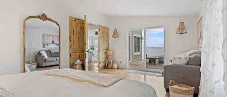 4 Schlafzimmer, Schreibtisch, Bügeleisen/Bügelbrett, Reisekinderbett