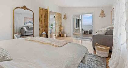 Crystal Beach Executive Waterfront Lakehouse