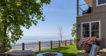 Crystal Beach Executive Waterfront Lakehouse