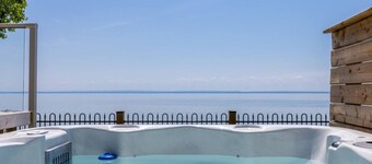 Crystal Beach Executive Waterfront Lakehouse