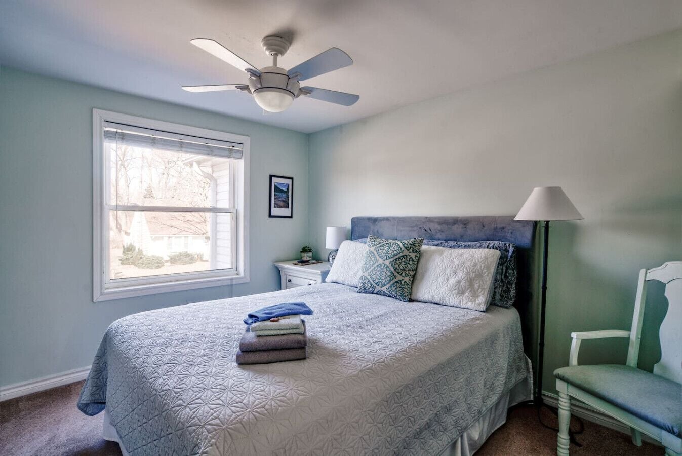 1 bedroom, desk, WiFi, bed sheets