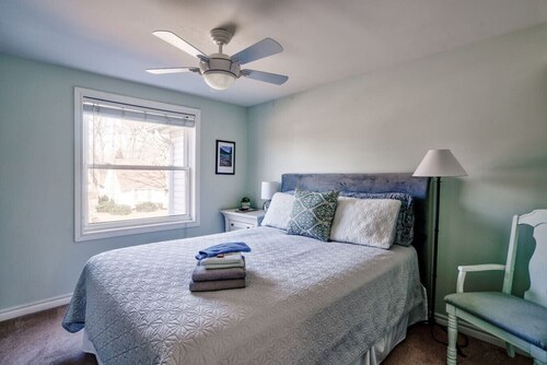 Merlot Room in Old Town.  Furnished $1200/month