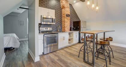 Niagara Falls Clean and Stylish Loft