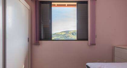 Apto c Piscina Churrasqueira e Vista p Montanha