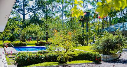 Casa c Wifi Churrasq Pisc red rio Pet Friendly