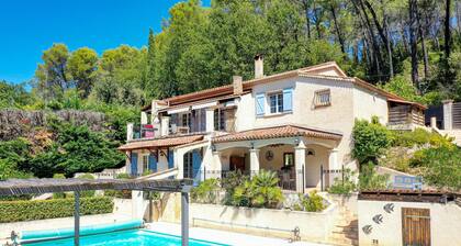 Villa in Flayosc With Private Pool