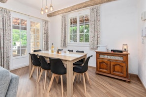 House | Dining