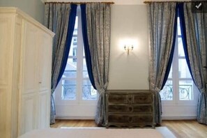 1 chambre, fer et planche à repasser, lit parapluie, Wi-Fi
