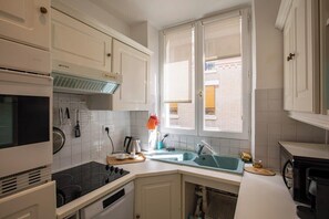 Fridge, microwave, oven, dishwasher