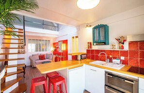 Kylskåp, ugn, spishäll och diskmaskin