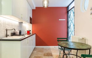冰箱、茶具/咖啡用具、烤面包机、厨具/餐具