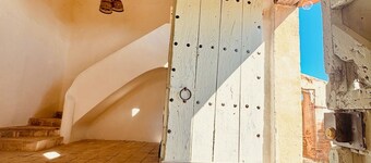 Haven of peace in the Garraf: 18th-century masia, sea view & exceptional light