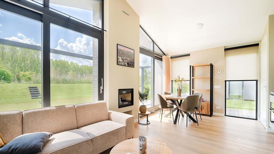 Modern Family Getaway in Oud Ade