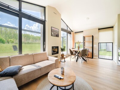 Modern Family Getaway in Oud Ade