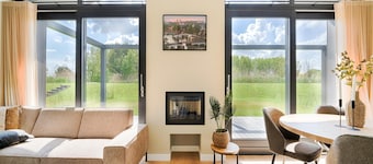 Modern Family Getaway in Oud Ade