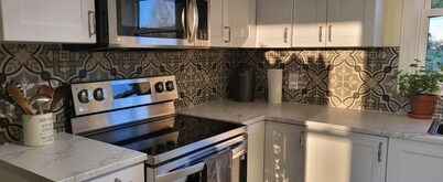 Green Blossoming, Sunny, Newly Renovated, Condo