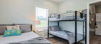 Hot Tub Cottage on Private Lake