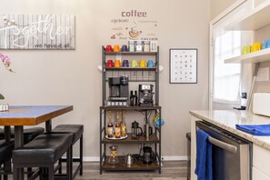 Fridge, microwave, dishwasher, toaster - Irish Coffee House - 4BR, 2BA newly renovated home 5 mins to Notre Dame (South Bend)