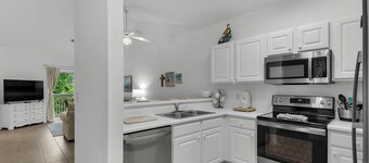 Seagrove 2BR Near Lake & Beach + Free Tickets: Bikes, Dolphin Cruise & More!