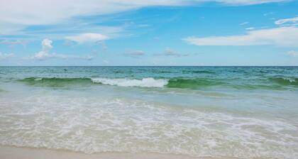 Seagrove 2BR Near Lake & Beach + Free Tickets: Bikes, Dolphin Cruise & More!