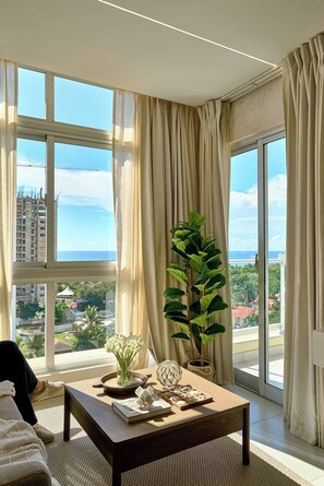 Smart TV, ping pong - Caribbean Coastal View Apartment (Playa Juan Dolio)