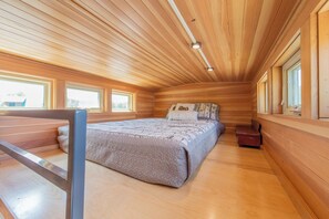 1 bedroom, WiFi, bed sheets - Park Creek Tiny Home - Pet Friendly (South Fork)