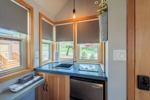 Interior - Park Creek Tiny Home - Pet Friendly (South Fork)
