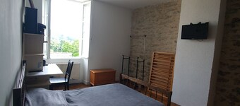 Charming room overlooking the Lot