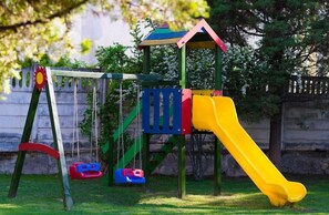 พื้นที่เล่นสำหรับเด็ก