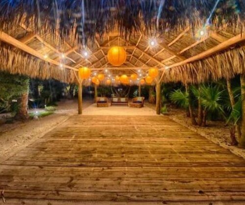 Islamorada Suite With Kayaks •Patio & Garden Views - Wildflower Suite