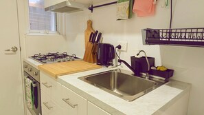 Mikrobølgeovn, kogeplade, opvaskemaskine